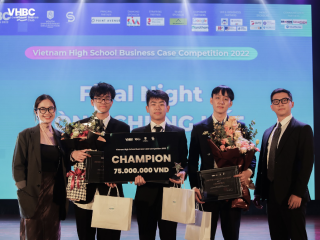 Chung kết Vietnam High School Business Case Competition (VHBC) 2022:  The Chads đăng quang ngôi vị quán quân